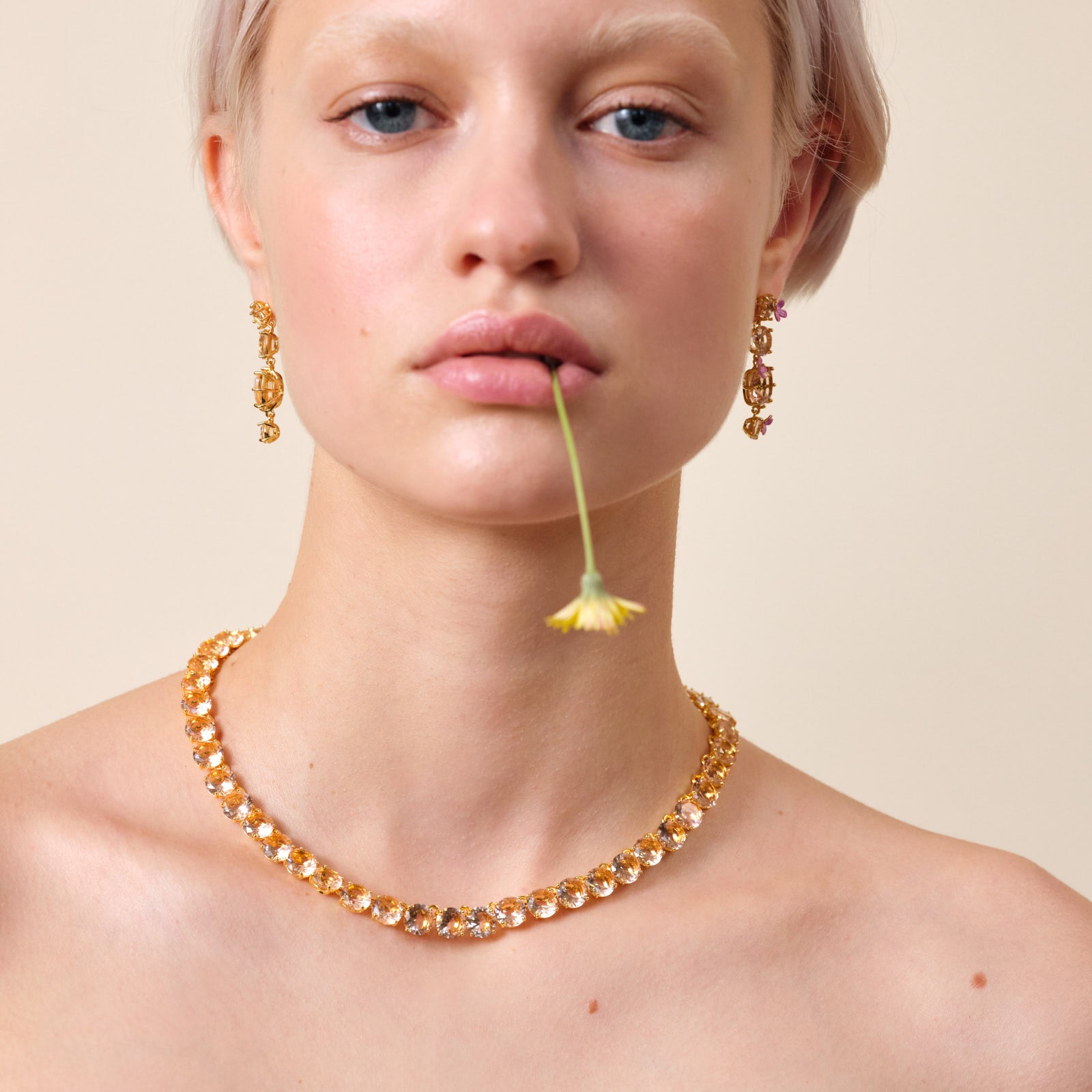 Apricot pink diamantine round stone choker necklace