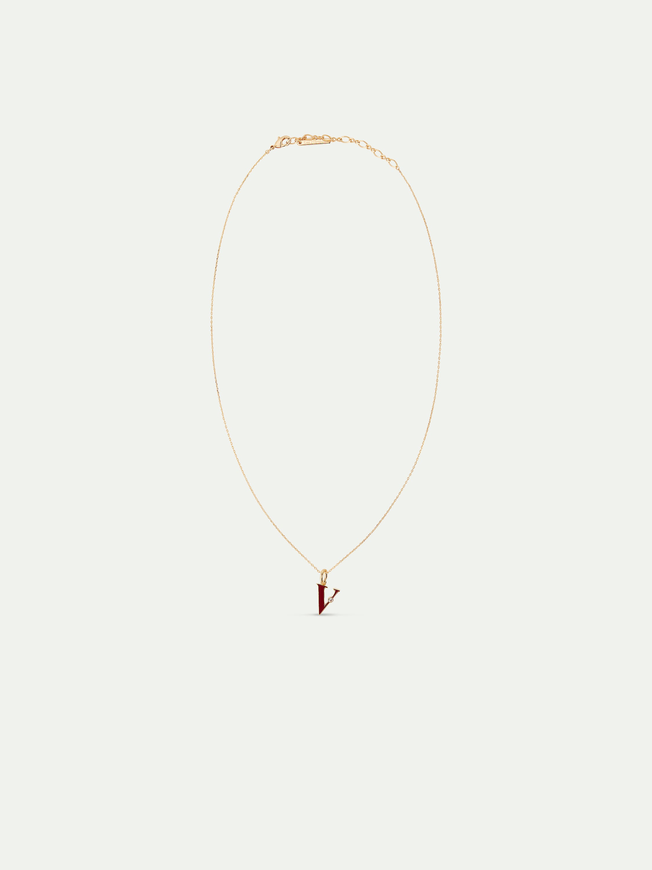 Letter V pendant necklace