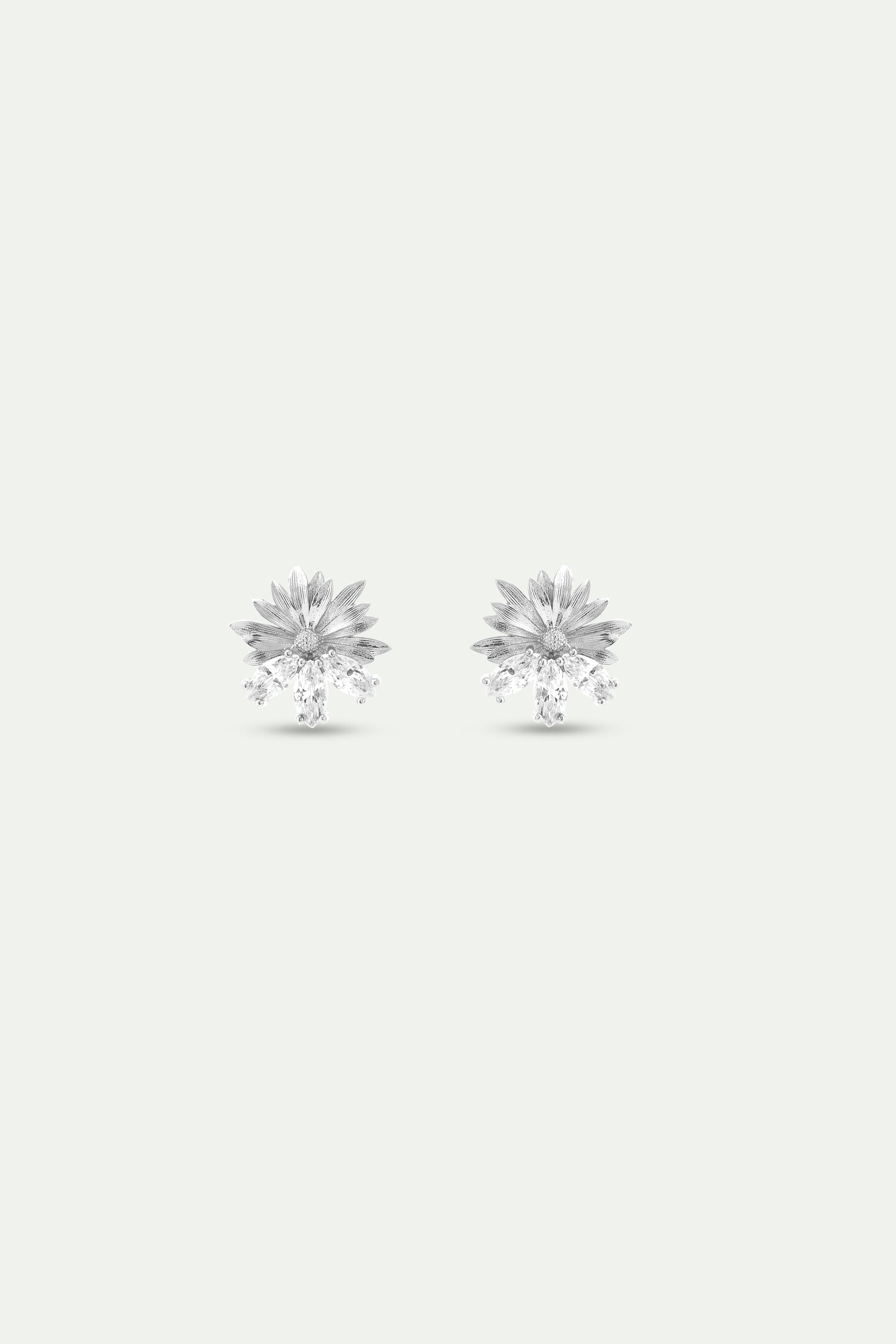 Silver earrings with daisies and white stones