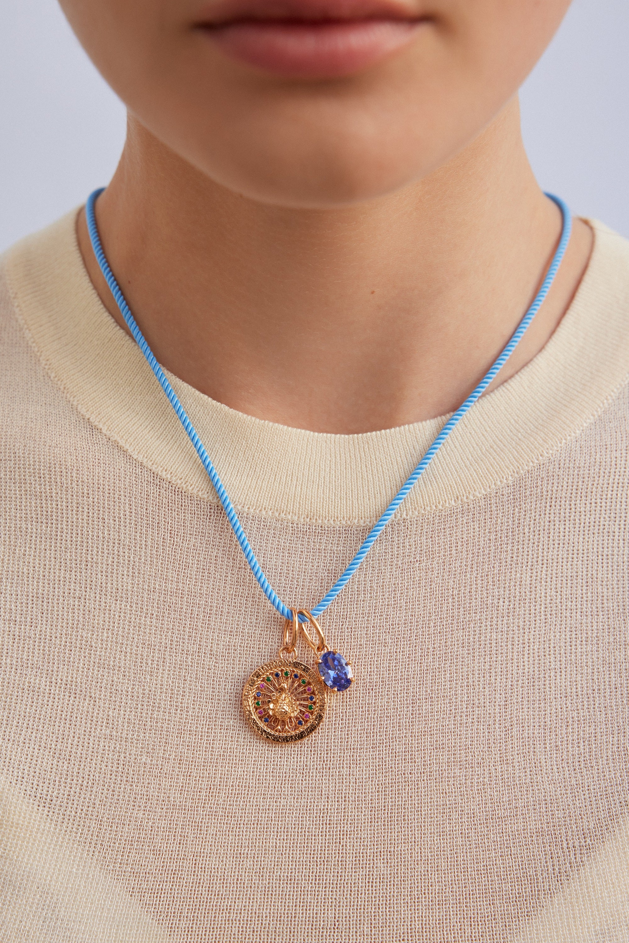 Blue string necklace