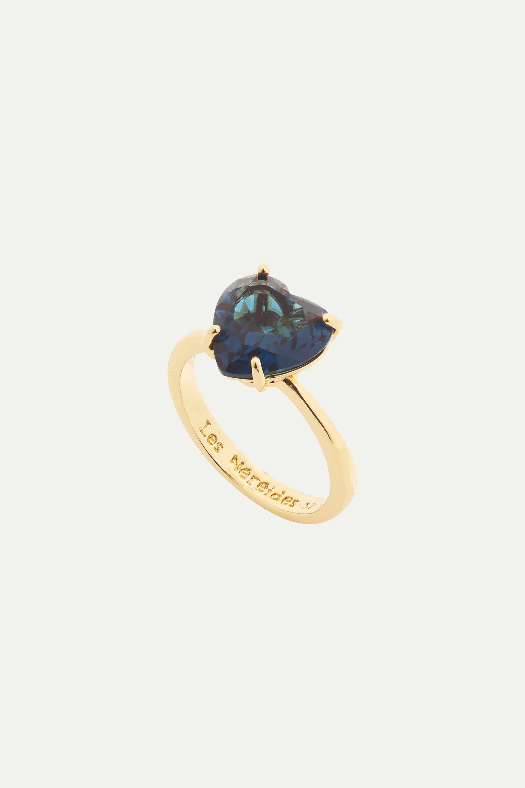 Ocean blue diamantine heart-shaped solitaire ring
