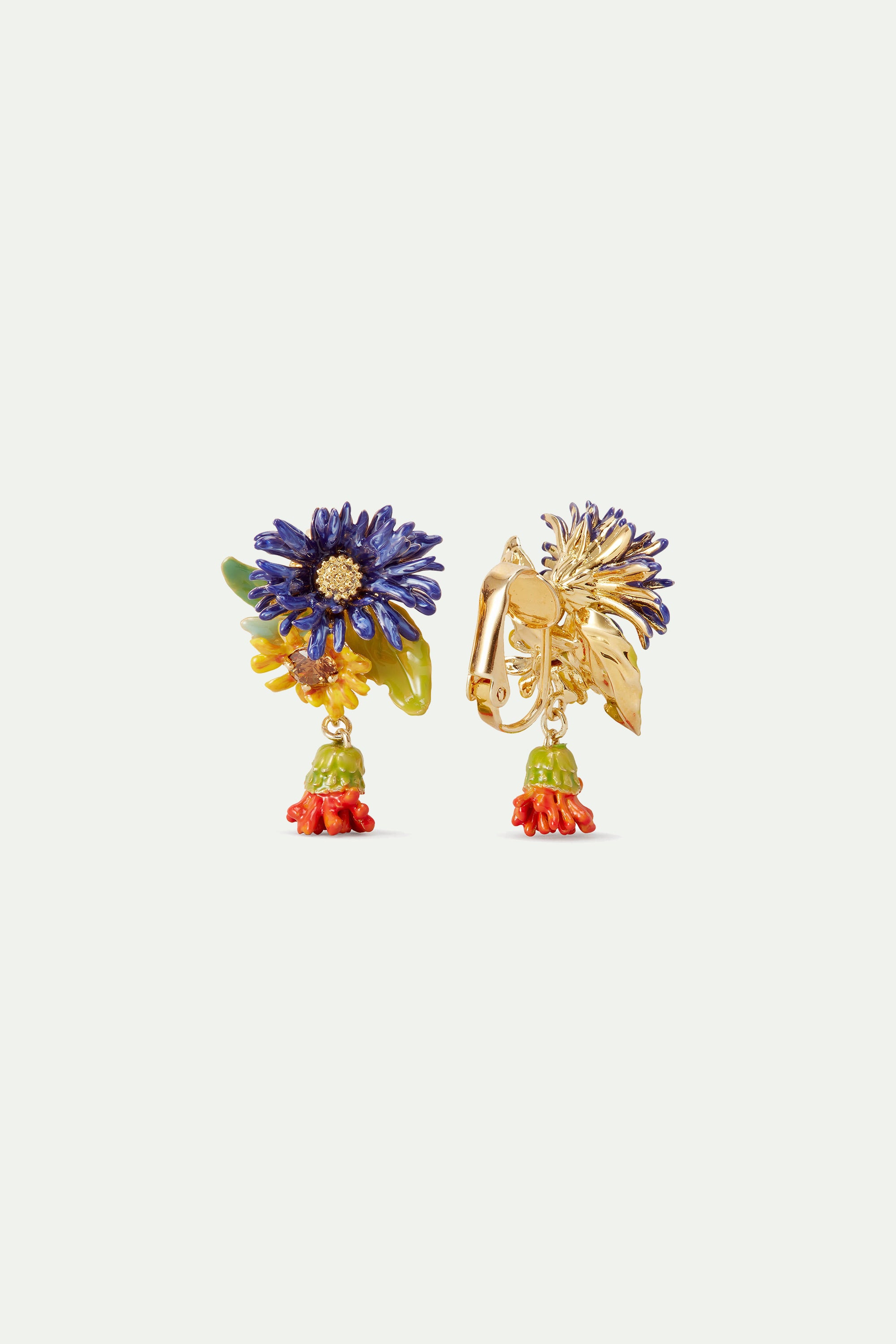 Small wild flowers post earrings