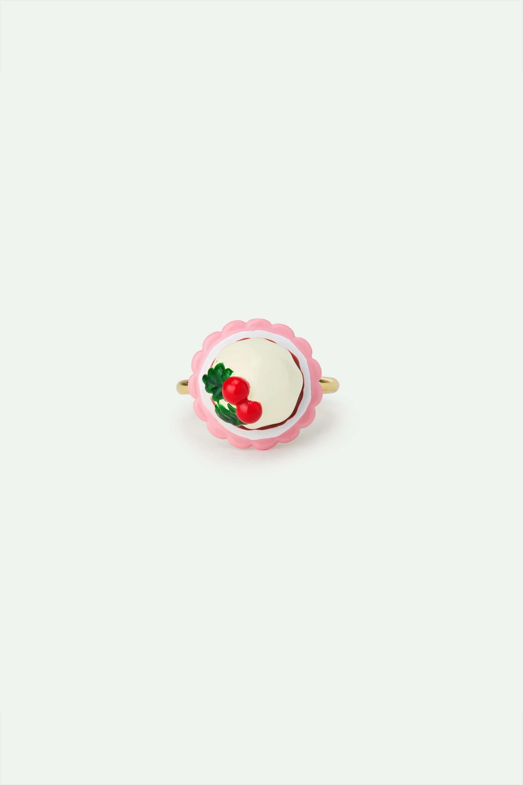 Adjustable ring with pudding and red faceted crystal bead