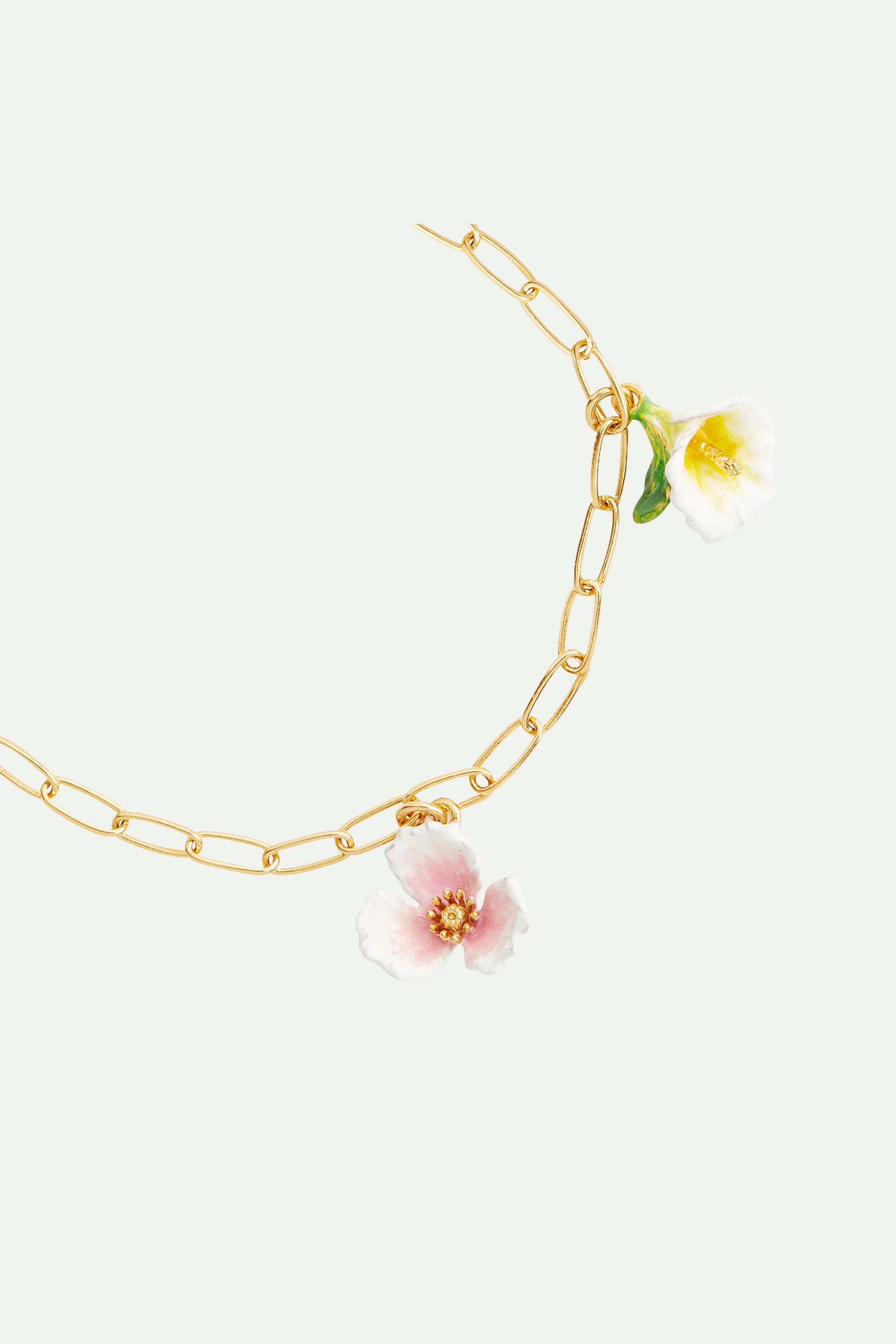 Gold-plated links and flower pendant bracelet