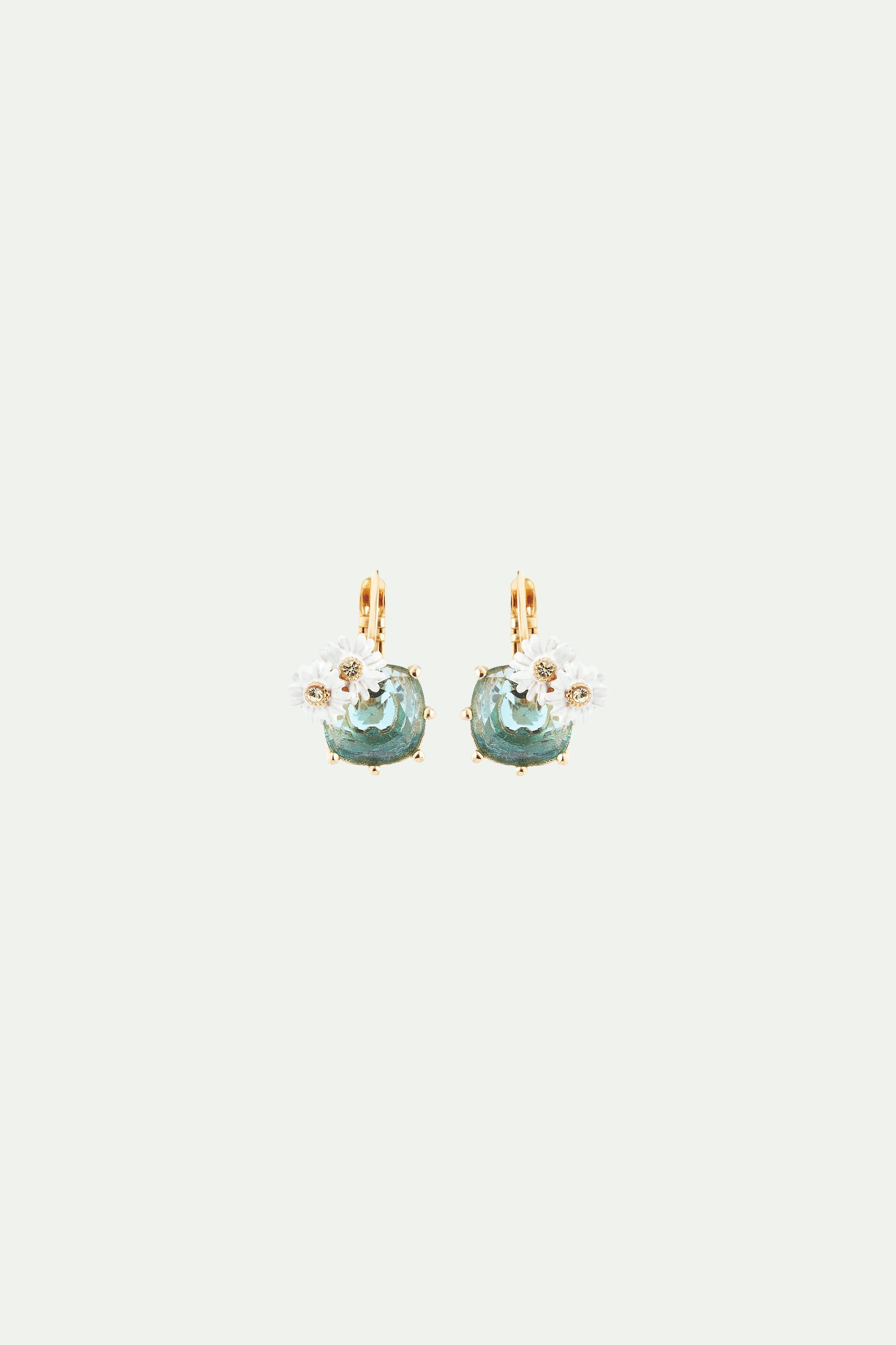 Parterre de marguerites sleeper earrings
