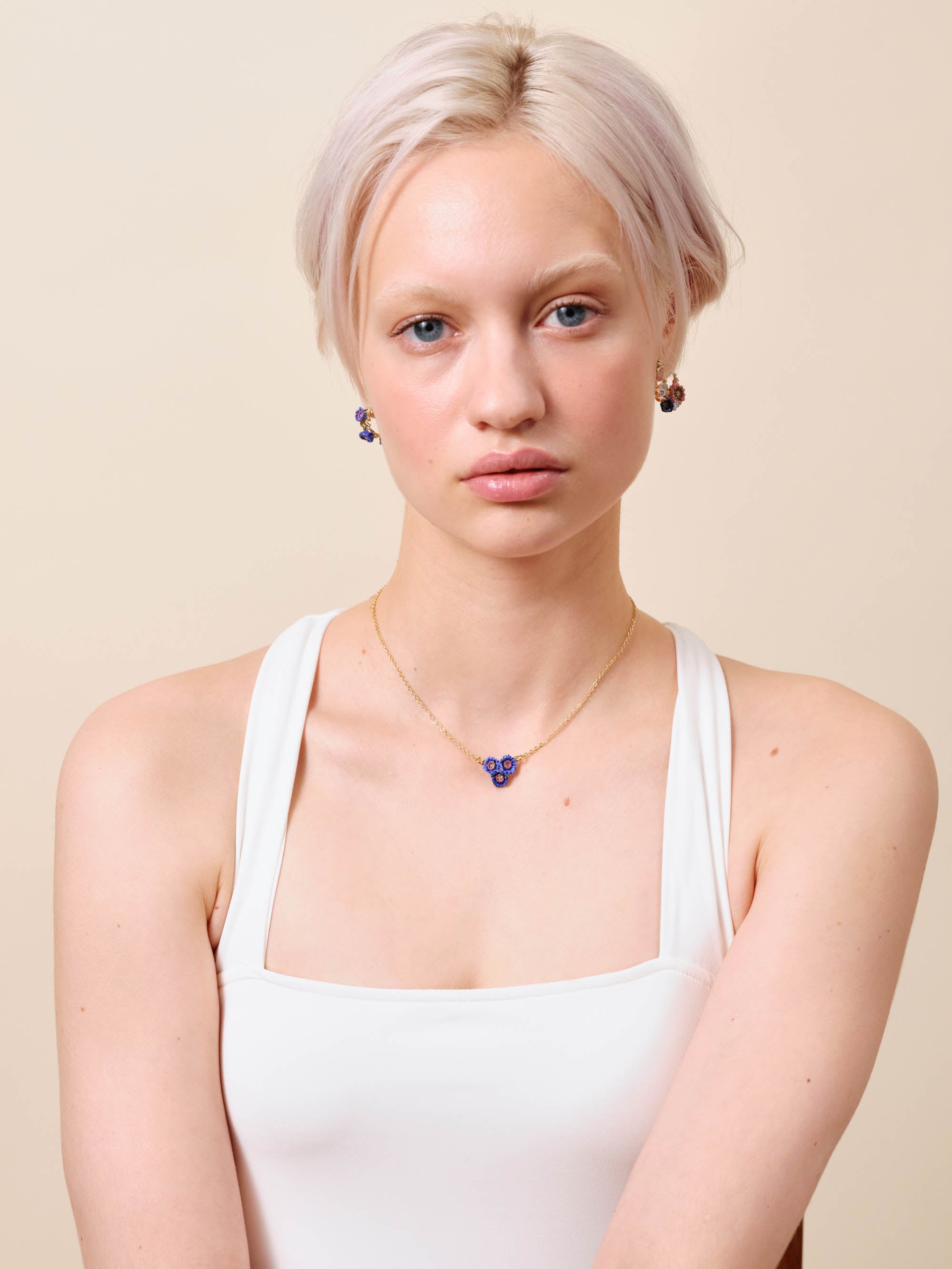 Anemone flower pendant necklace