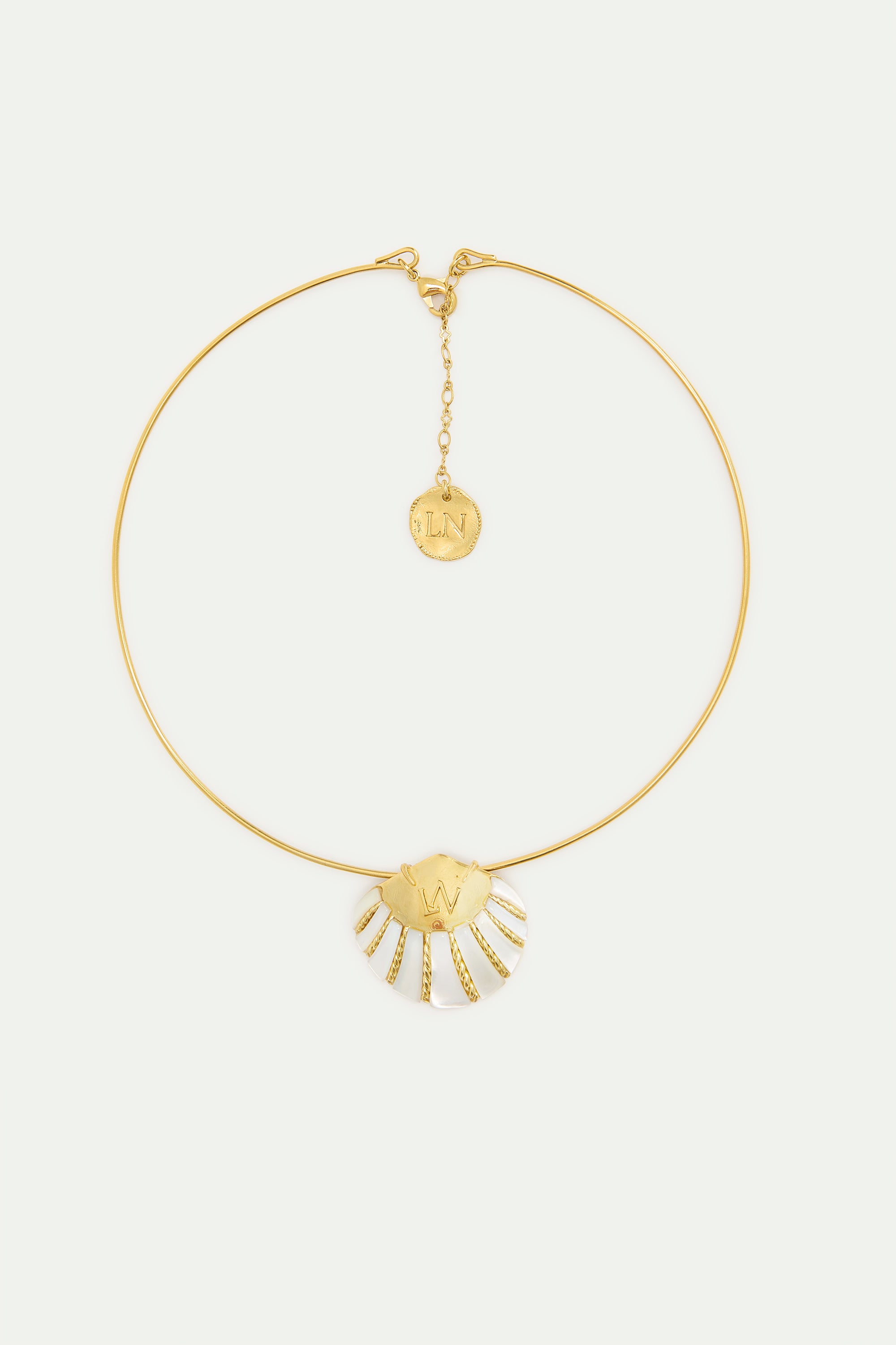 White and gold shell necklace