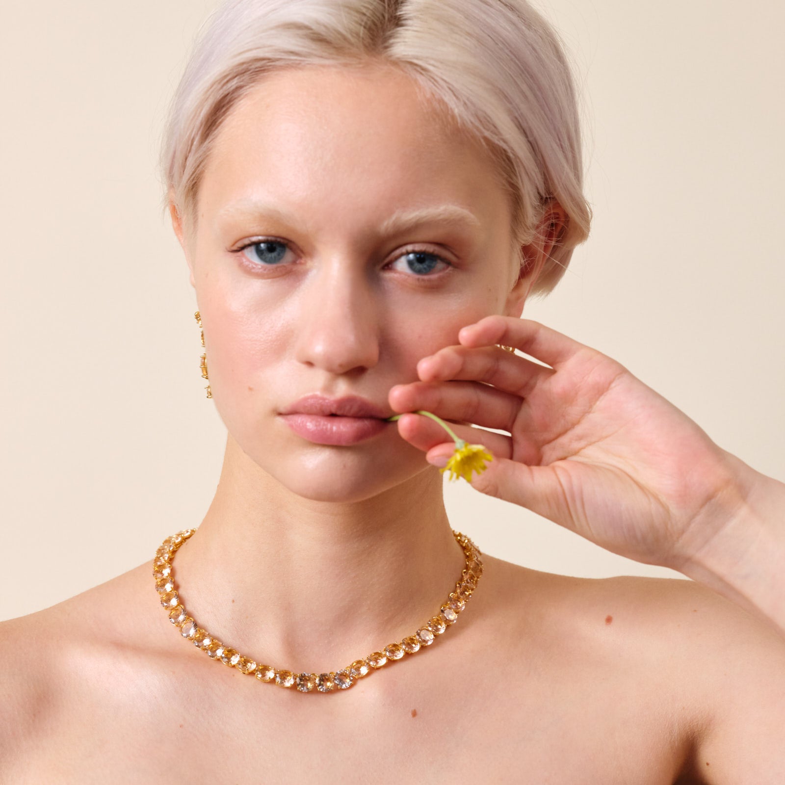 Apricot pink diamantine round stone choker necklace