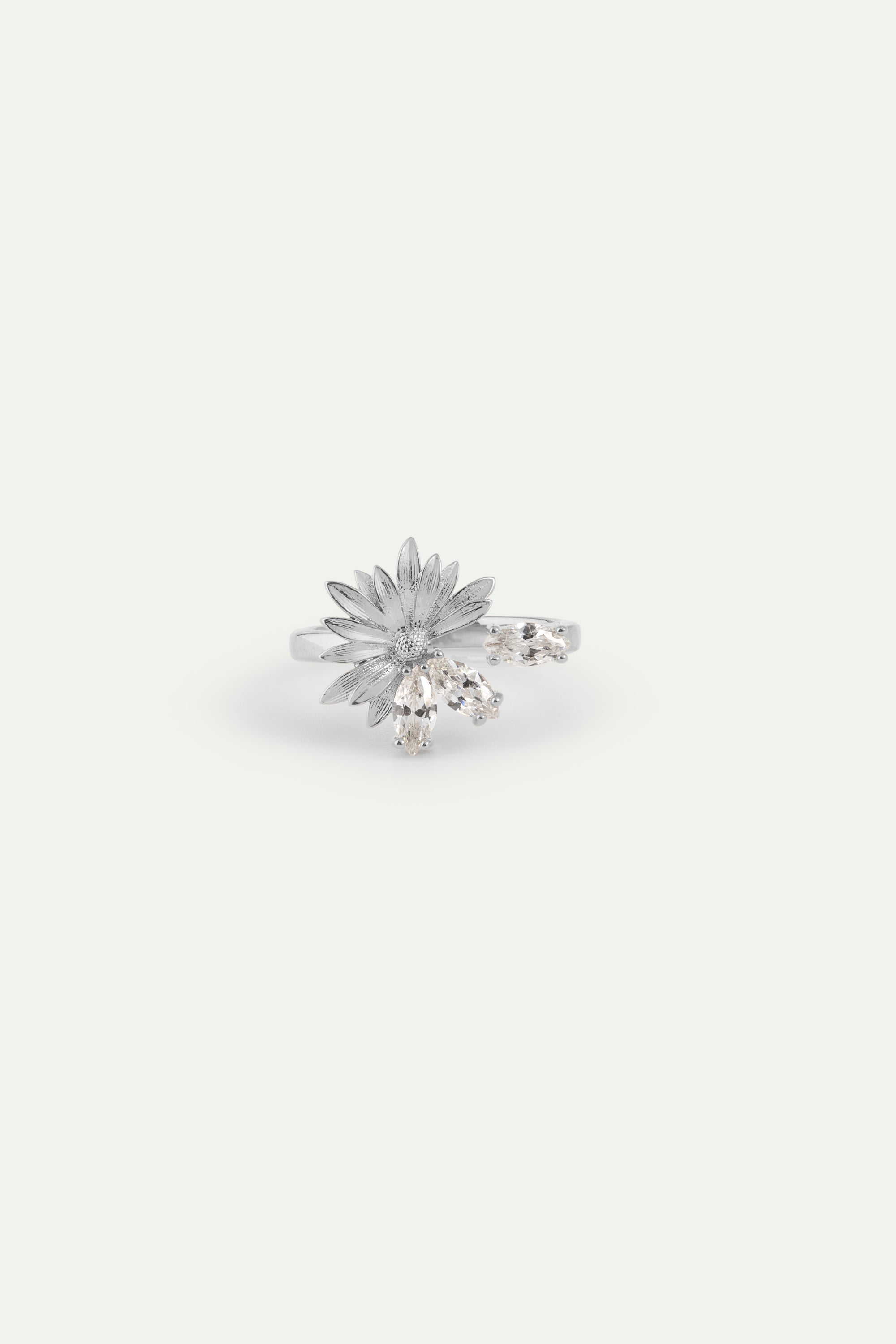 Silver adjustable ring with daisy and white stones