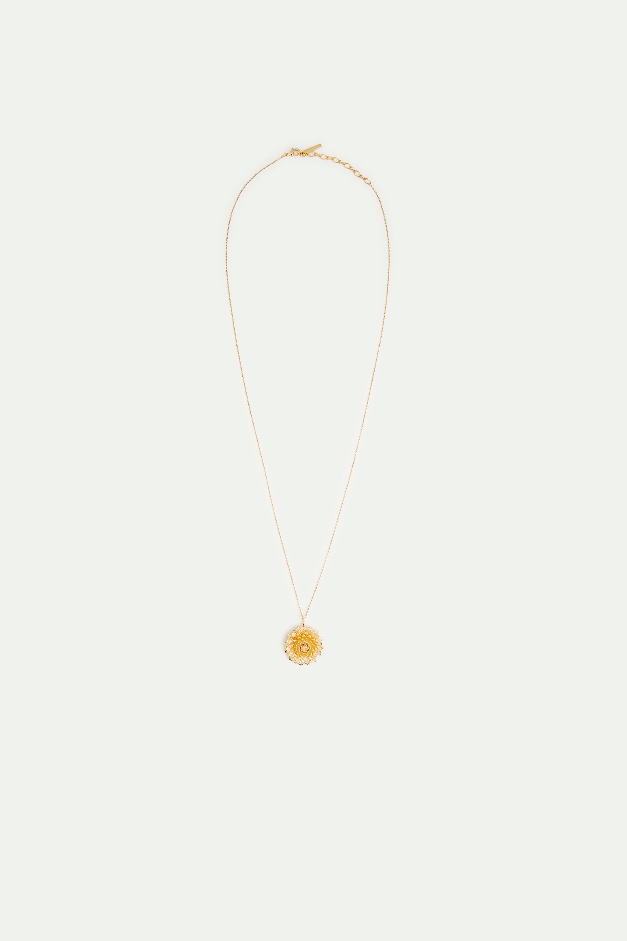 Fine pendant necklace with gold dandelion