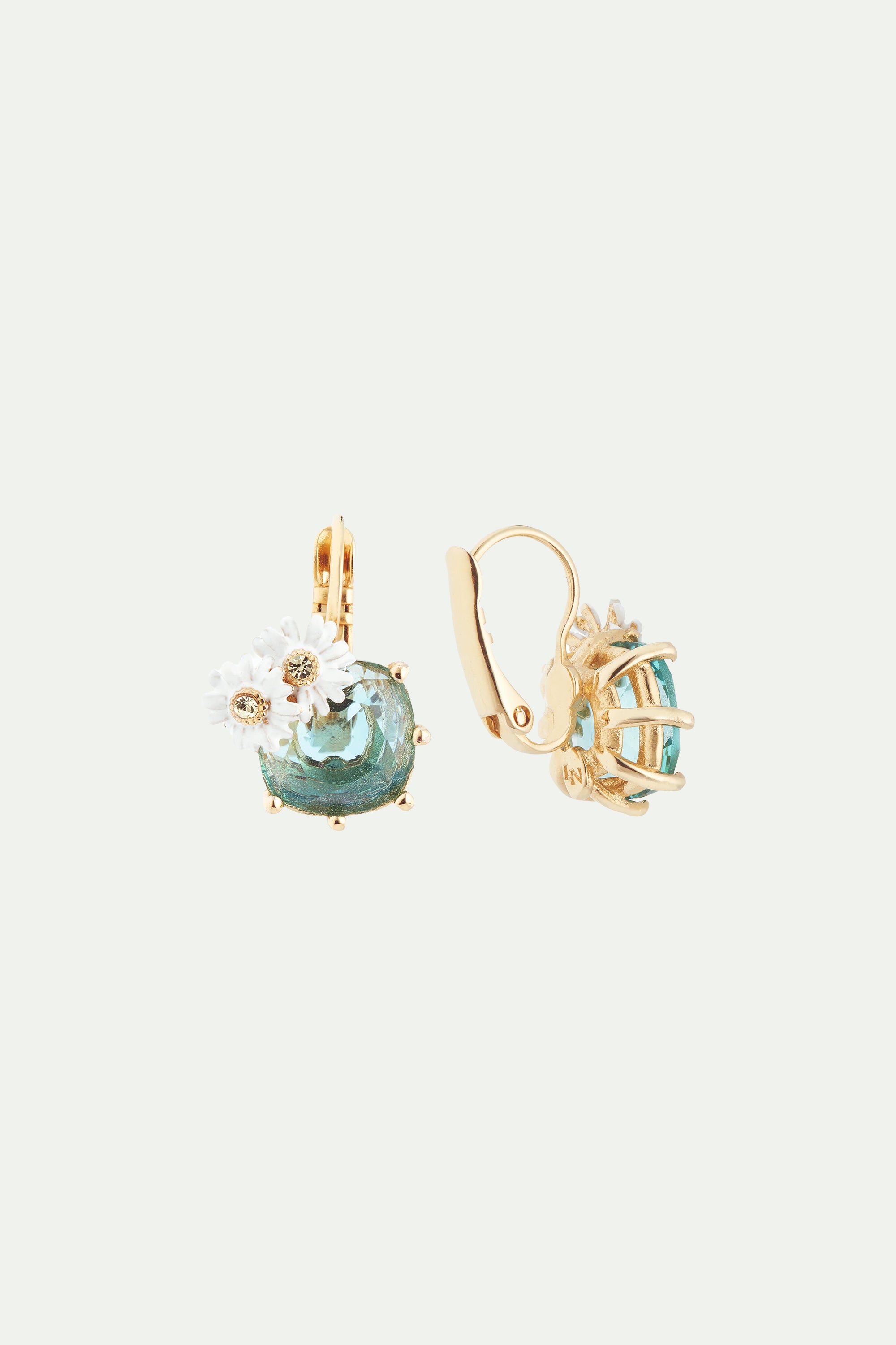 Parterre de marguerites sleeper earrings
