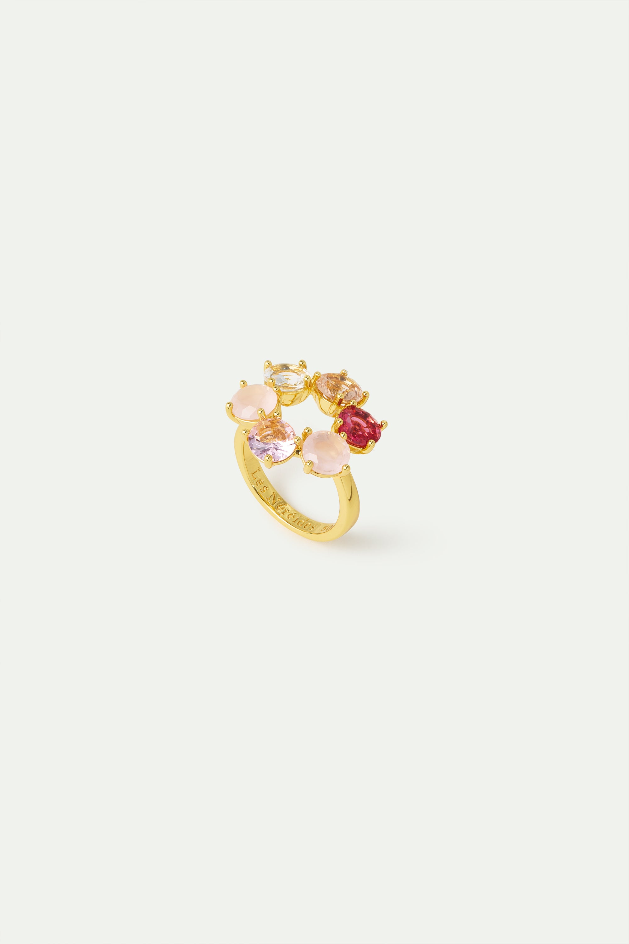 Gradient pink diamantine ring with 6 stones