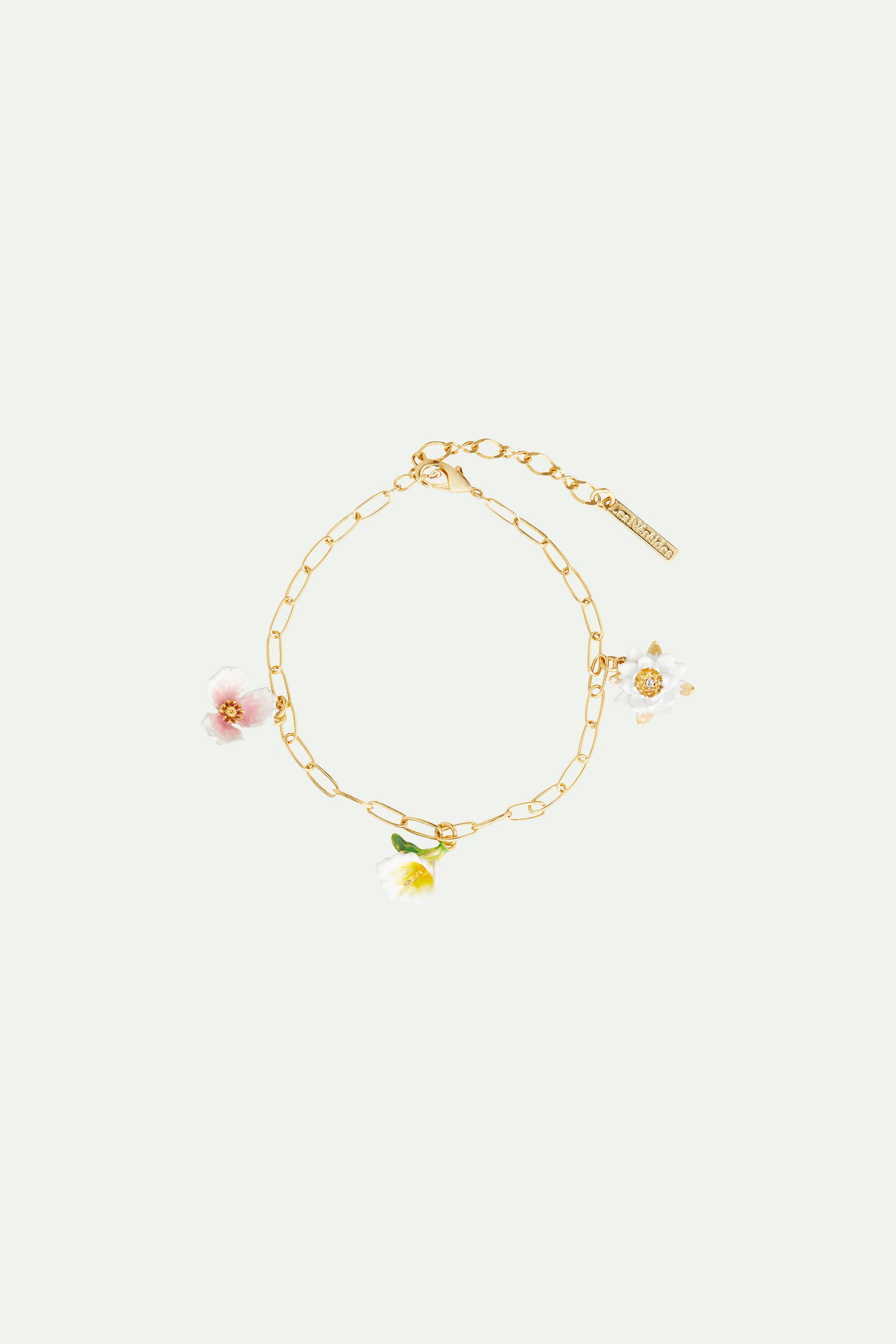Gold-plated links and flower pendant bracelet