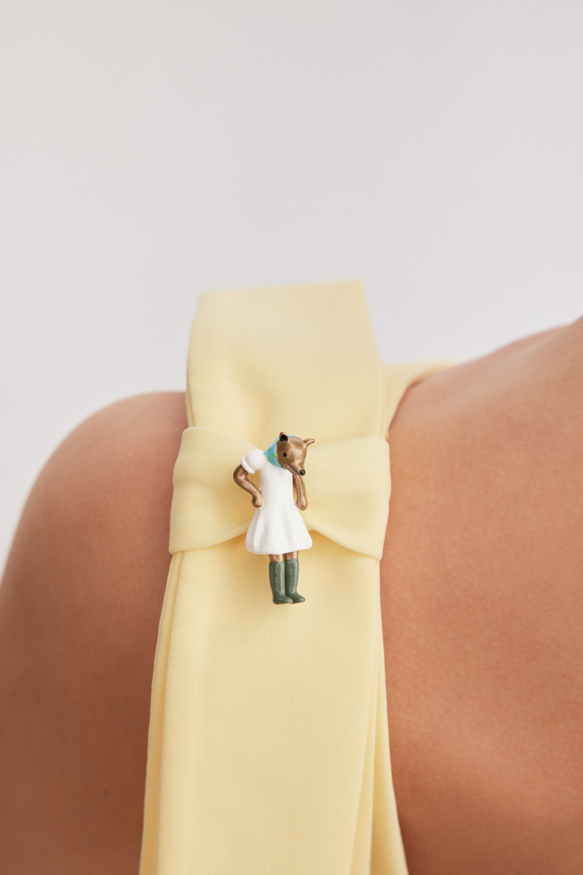 Goldilocks bear brooch