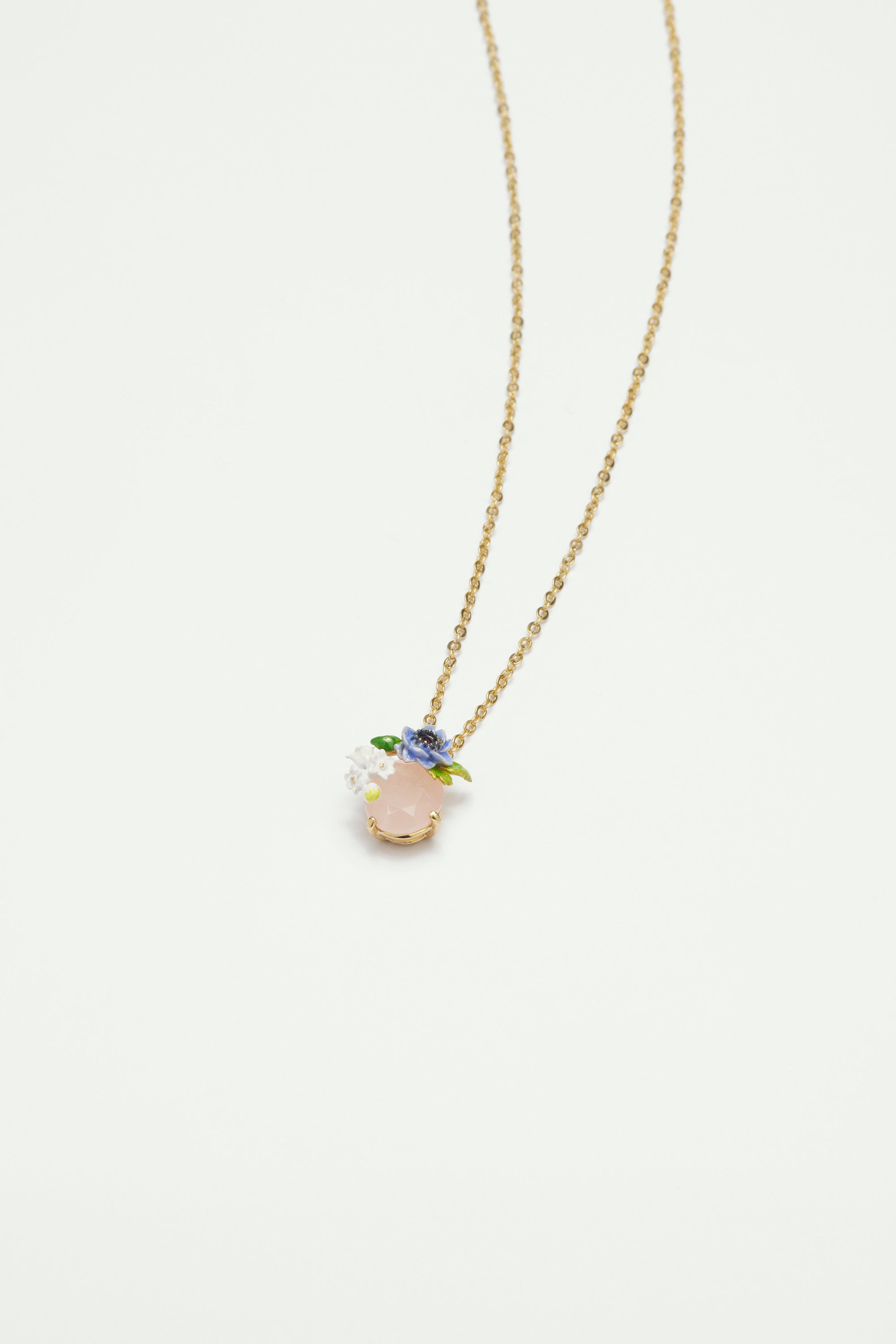 Rose quartz and floral composition pendant necklace