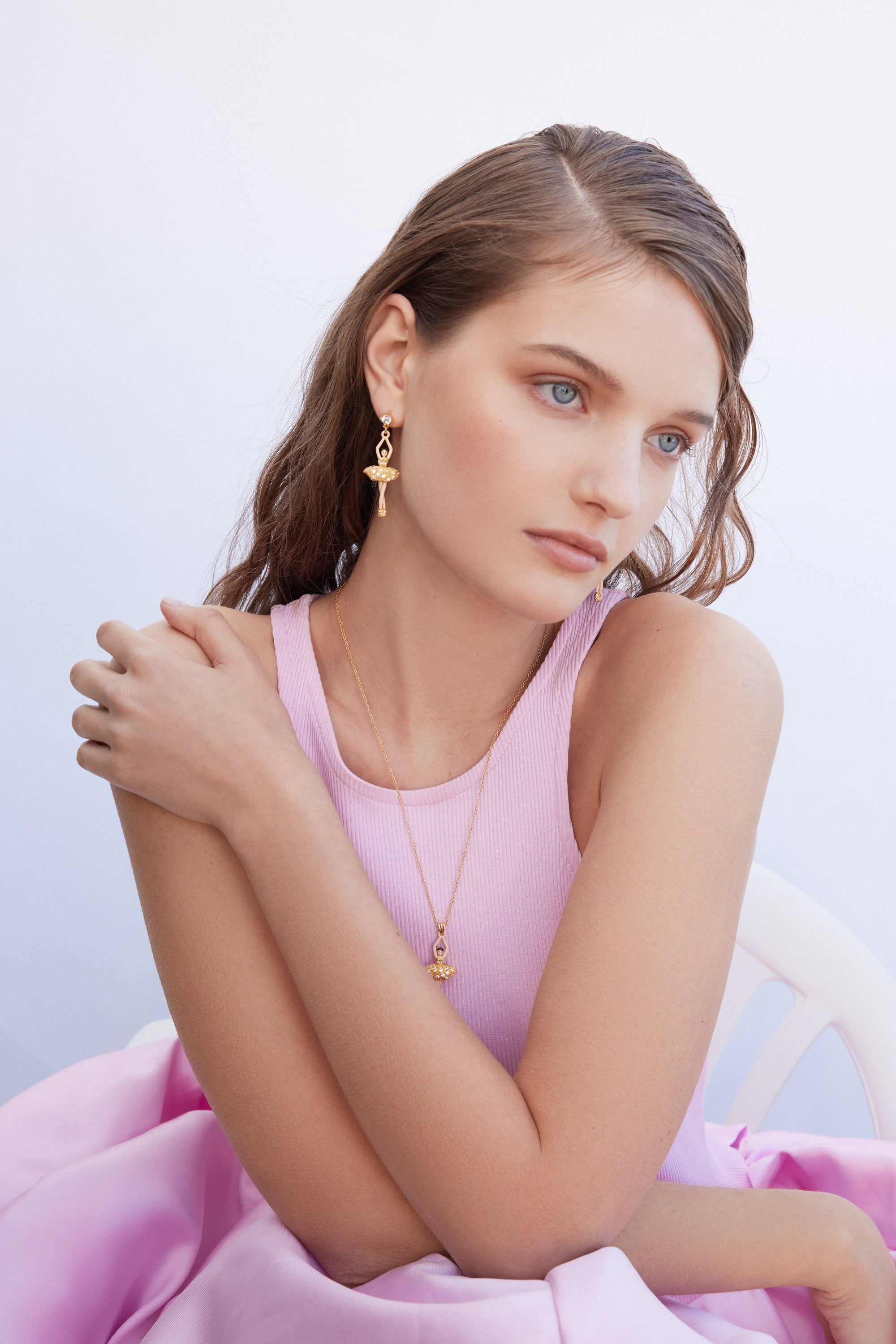 Ballerina necklace with gold beads and crystals