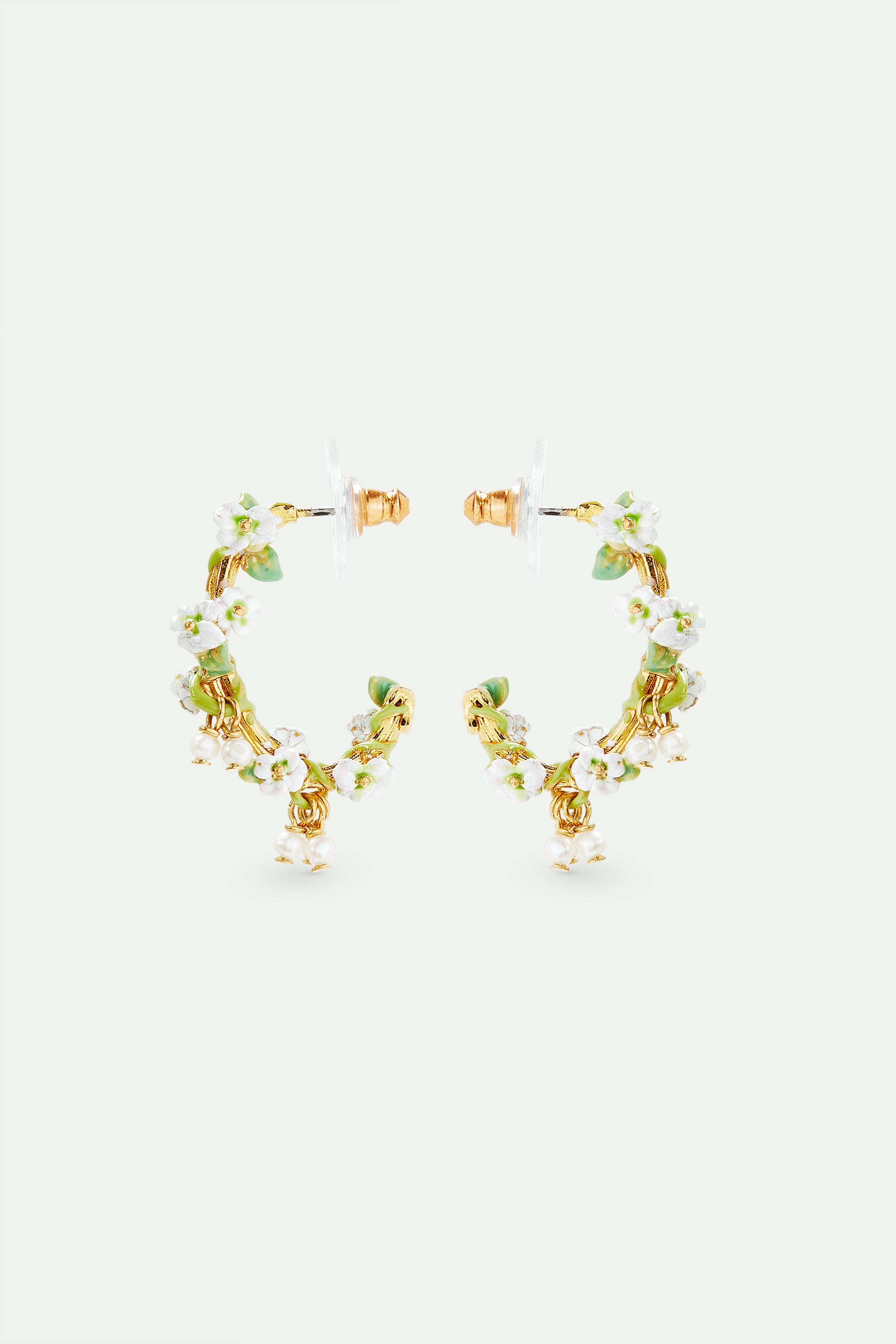 Gold-plated hoop earrings, white roses and mother of pearl beads