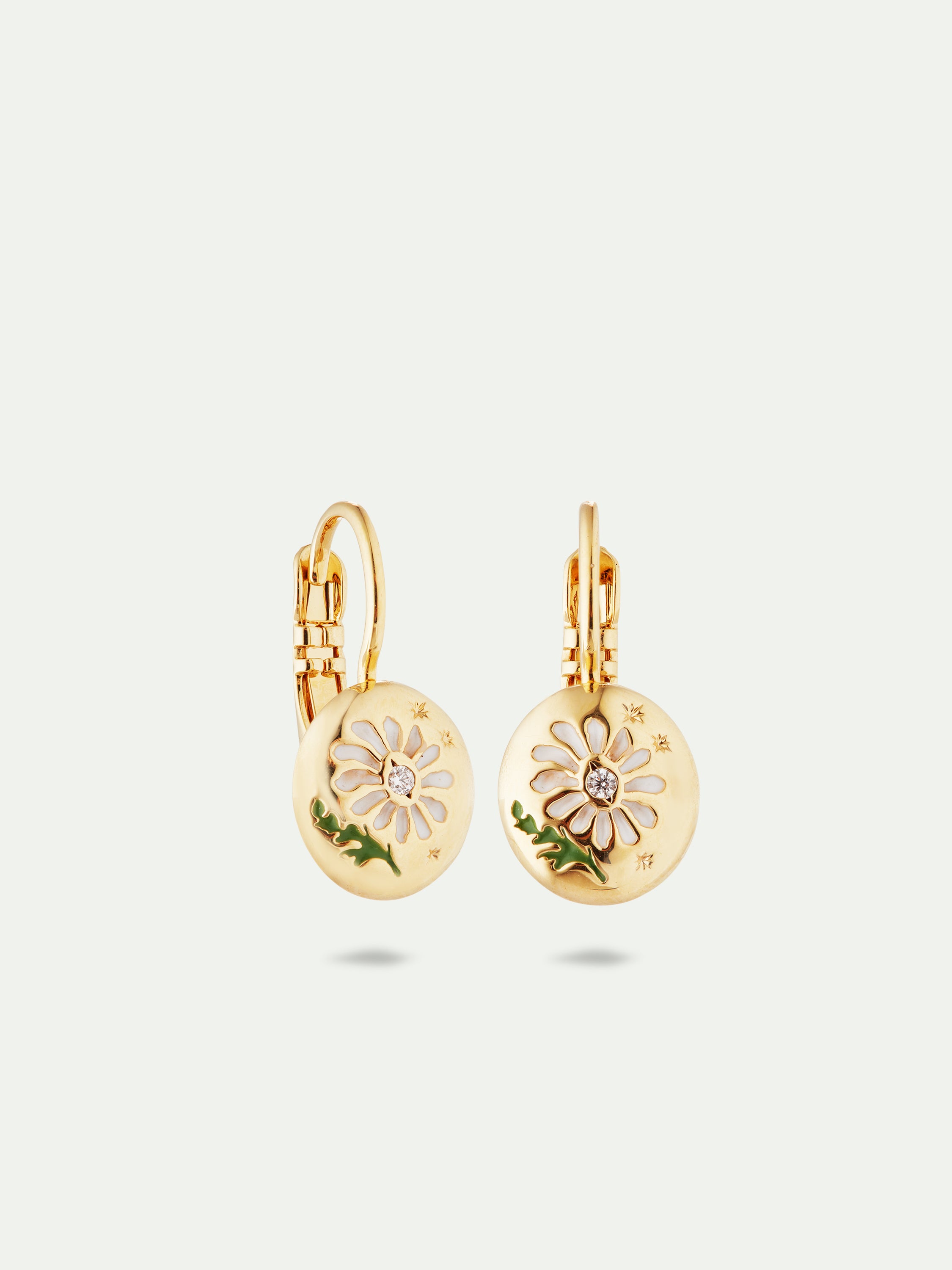 Daisy flower sleeper earrings