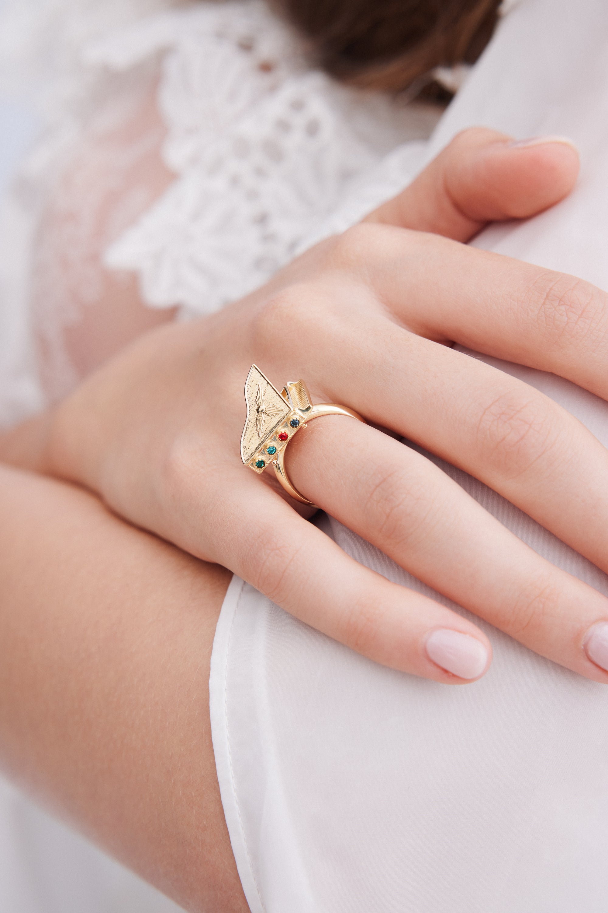 Gold piano ring